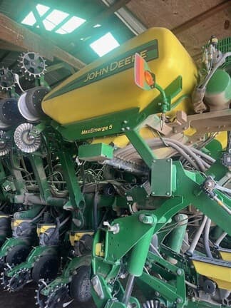 Image of John Deere 1795 Primary image