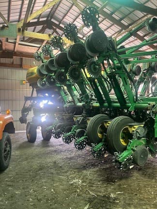 Image of John Deere 1795 equipment image 2