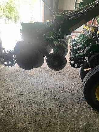 Image of John Deere 1795 equipment image 3