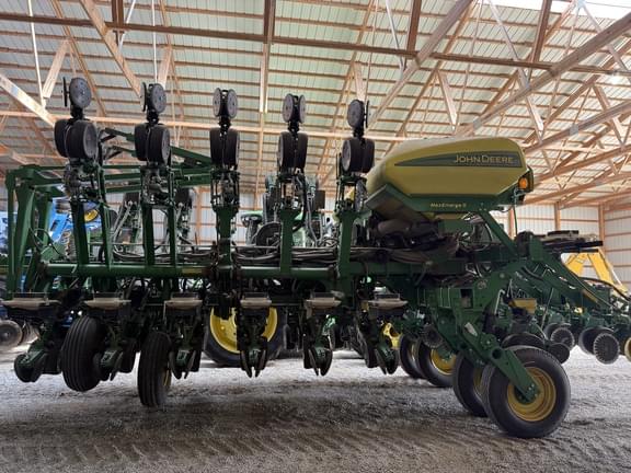 Image of John Deere 1795 equipment image 4