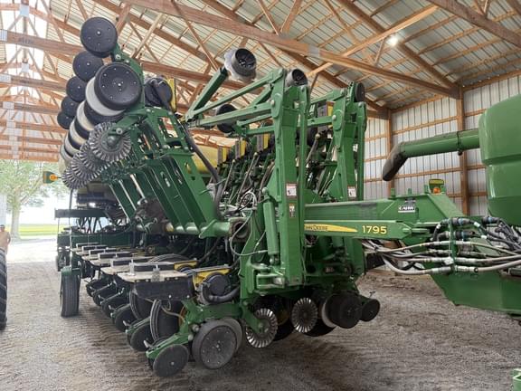 Image of John Deere 1795 Primary image