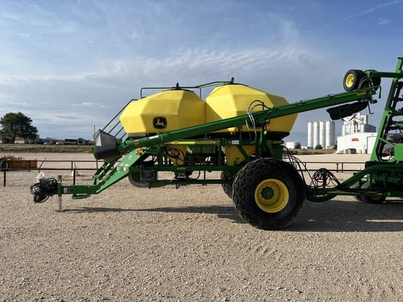 Image of John Deere 1890 equipment image 1