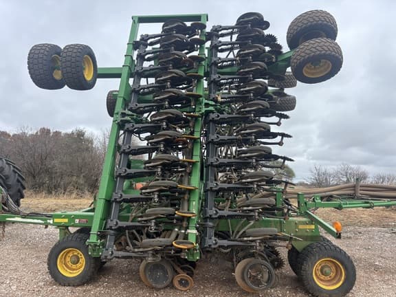 Image of John Deere 1890 equipment image 1