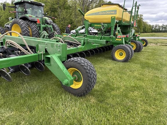Image of John Deere 1990 equipment image 4
