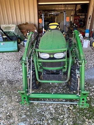 Image of John Deere 2025R equipment image 2