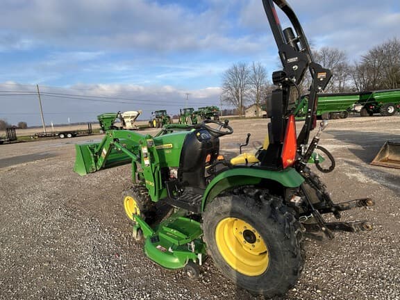 Image of John Deere 2025R equipment image 1