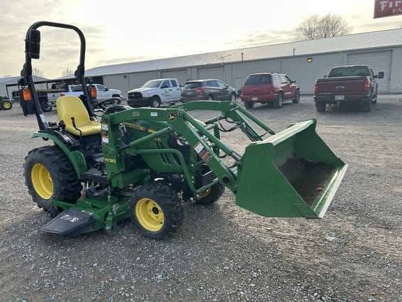 2015 John Deere 2025R Equipment Image0