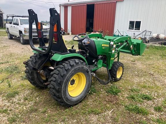 Image of John Deere 2032R equipment image 2