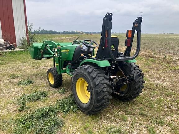 Image of John Deere 2032R equipment image 1