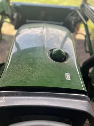 Image of John Deere 2032R equipment image 2