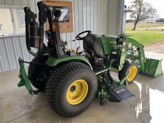Image of John Deere 2032R equipment image 2