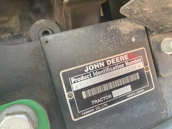 Image of John Deere 2032R equipment image 3