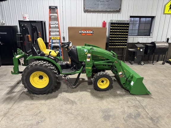 2015 John Deere 2032R Equipment Image0