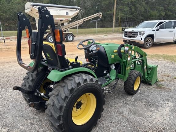Image of John Deere 2032R equipment image 3