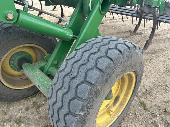 Image of John Deere 2310 equipment image 3