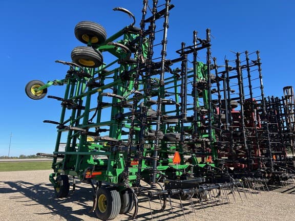 Image of John Deere 2410 equipment image 3
