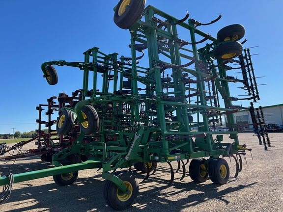 2015 John Deere 2410 Equipment Image0