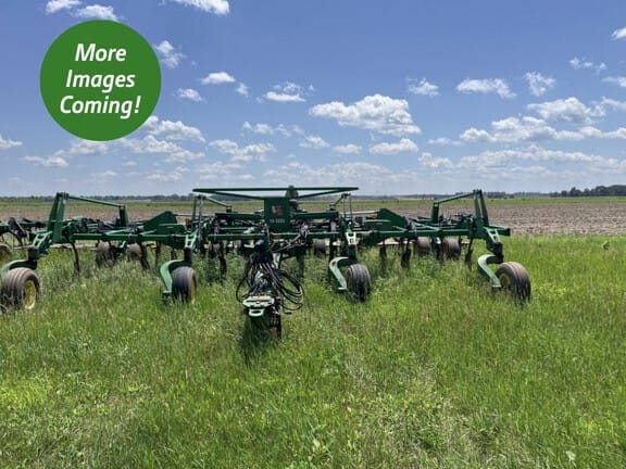 2015 John Deere 2410 Equipment Image0