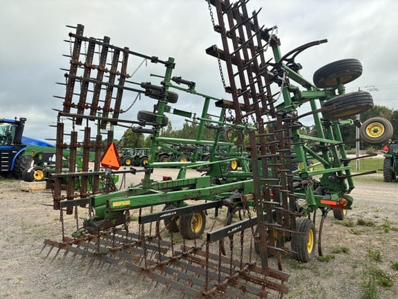 2015 John Deere 2410 Equipment Image0