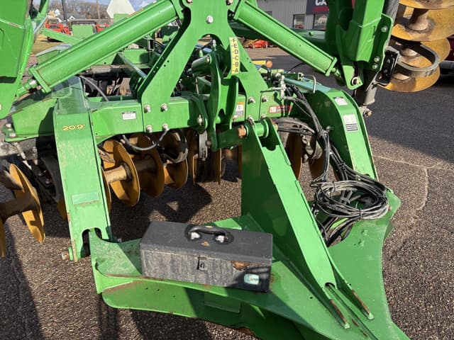 Image of John Deere 2623 equipment image 4