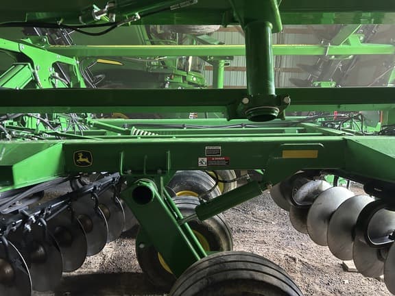 Image of John Deere 2623 equipment image 2