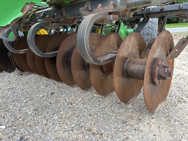 Image of John Deere 2623VT equipment image 2
