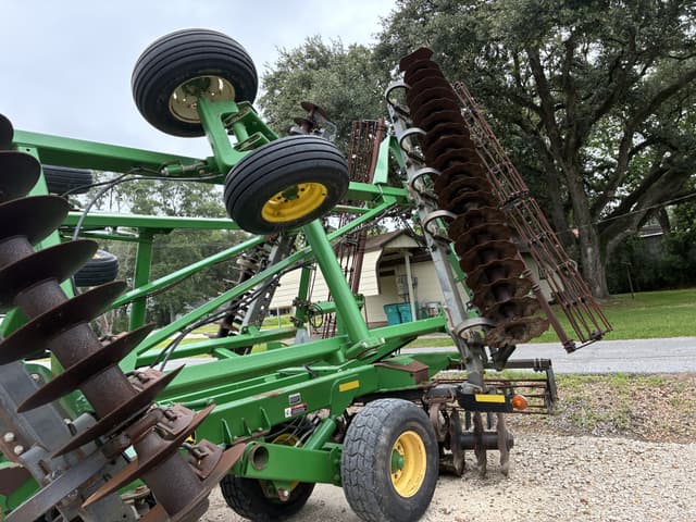 Image of John Deere 2623VT equipment image 3