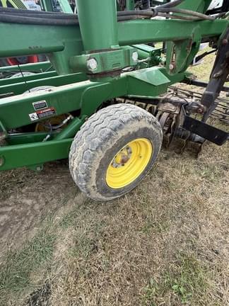 Image of John Deere 2623VT equipment image 4