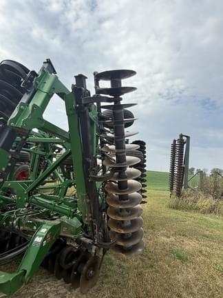 Image of John Deere 2623VT equipment image 2