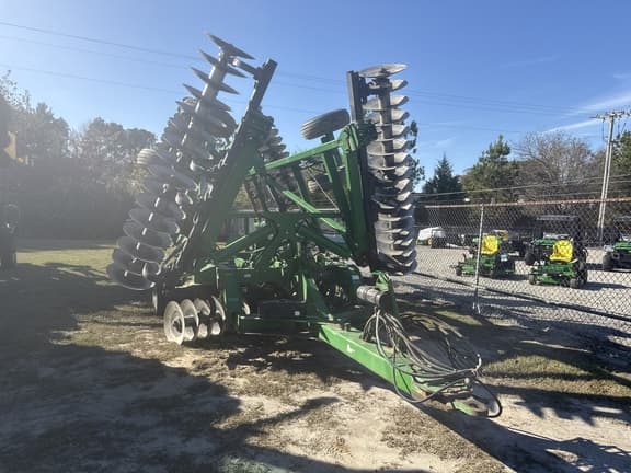 Image of John Deere 2623VT equipment image 1
