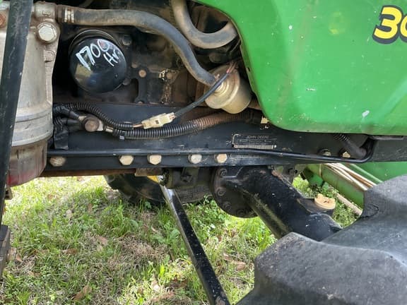 Image of John Deere 3032E equipment image 4