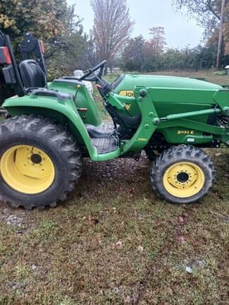 Image of John Deere 3032E equipment image 2