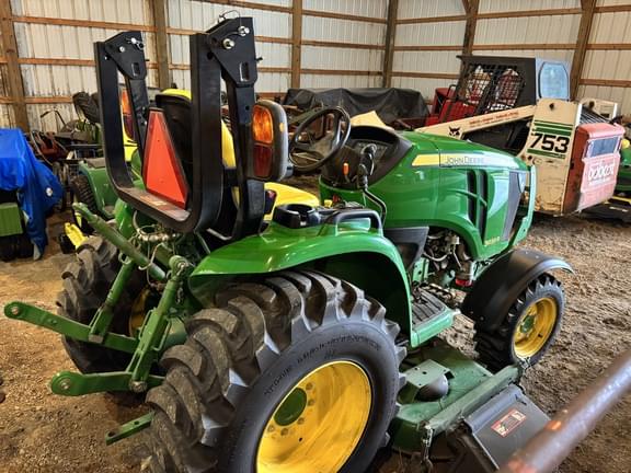 Image of John Deere 3033R equipment image 3