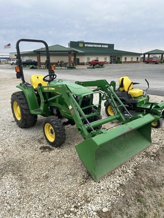 2015 John Deere 3038E Equipment Image0