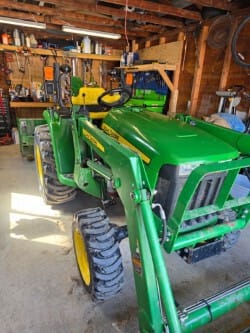 2015 John Deere 3038E Equipment Image0