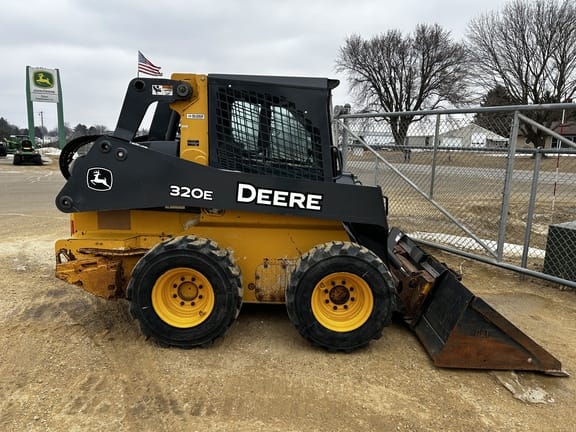 2015 John Deere 320E Equipment Image0