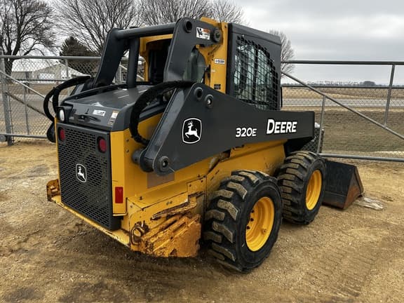 Image of John Deere 320E equipment image 2
