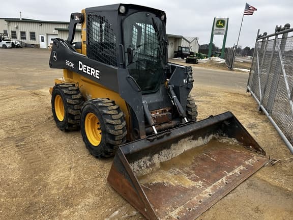 Image of John Deere 320E equipment image 1