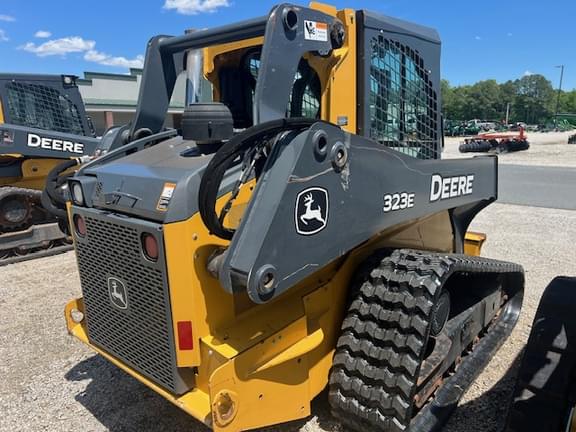Image of John Deere 323E equipment image 4
