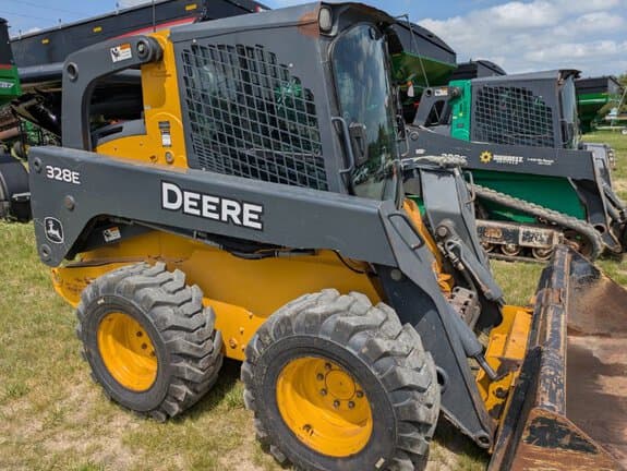Image of John Deere 328E equipment image 4