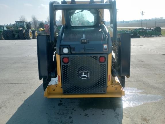 Image of John Deere 332E equipment image 3