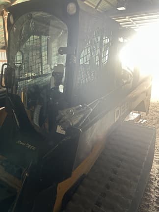 Image of John Deere 333E equipment image 4