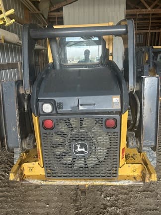 Image of John Deere 333E equipment image 1