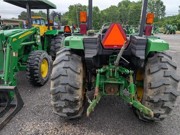 Image of John Deere 4052M equipment image 4