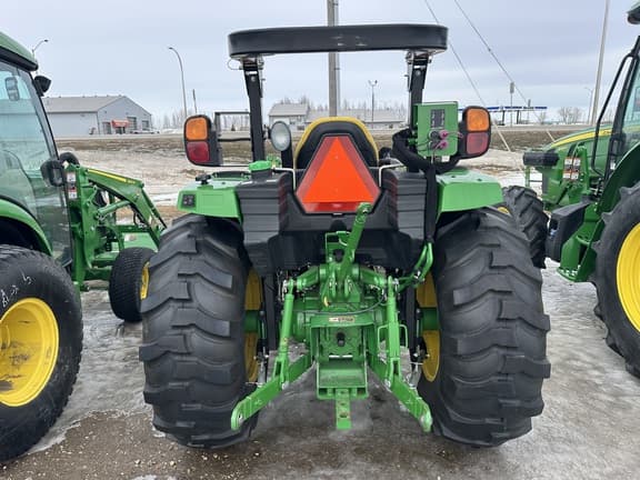 Image of John Deere 4052R equipment image 3