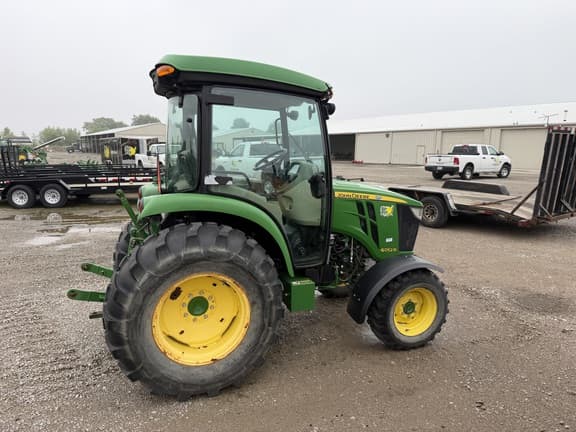 Image of John Deere 4052R equipment image 1