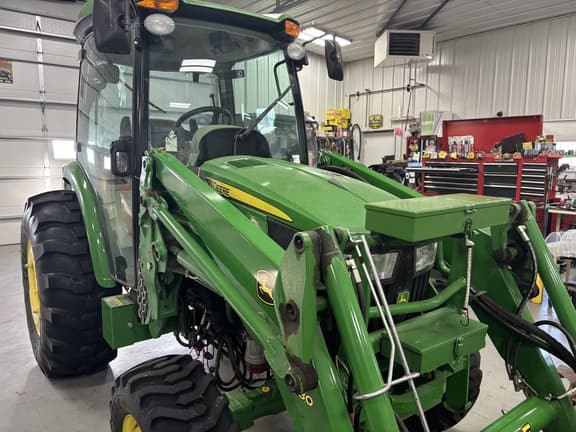 Image of John Deere 4066R equipment image 2