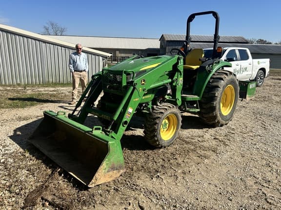 Image of John Deere 4066R equipment image 2