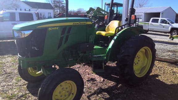 Image of John Deere 5045E equipment image 3