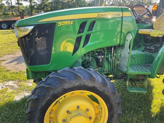 Image of John Deere 5055E equipment image 3